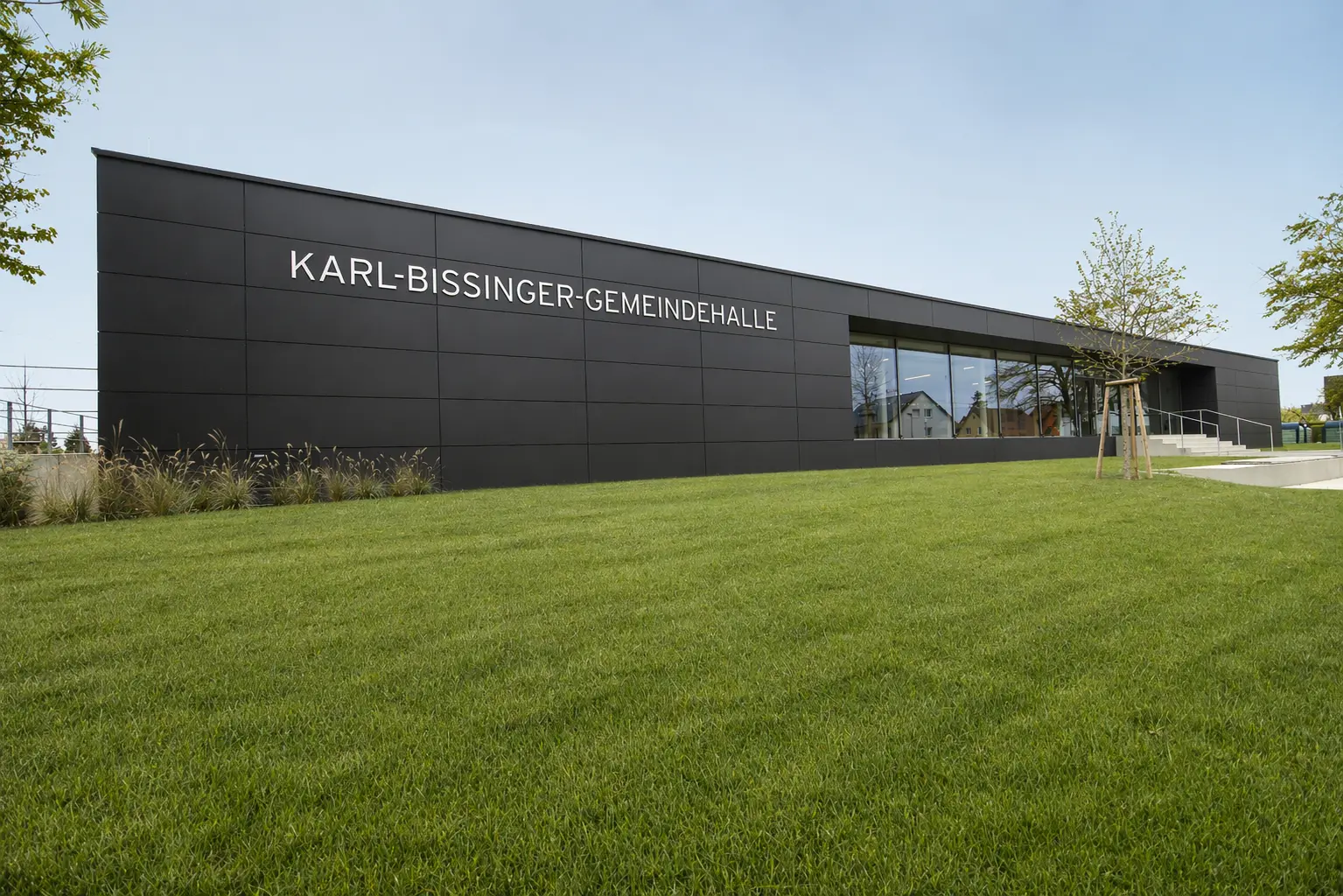 Gemeindehalle Kuppingen – Umbau und Sanierung – Sonderprojekte Innenausbau in Kuppingen | b² interior